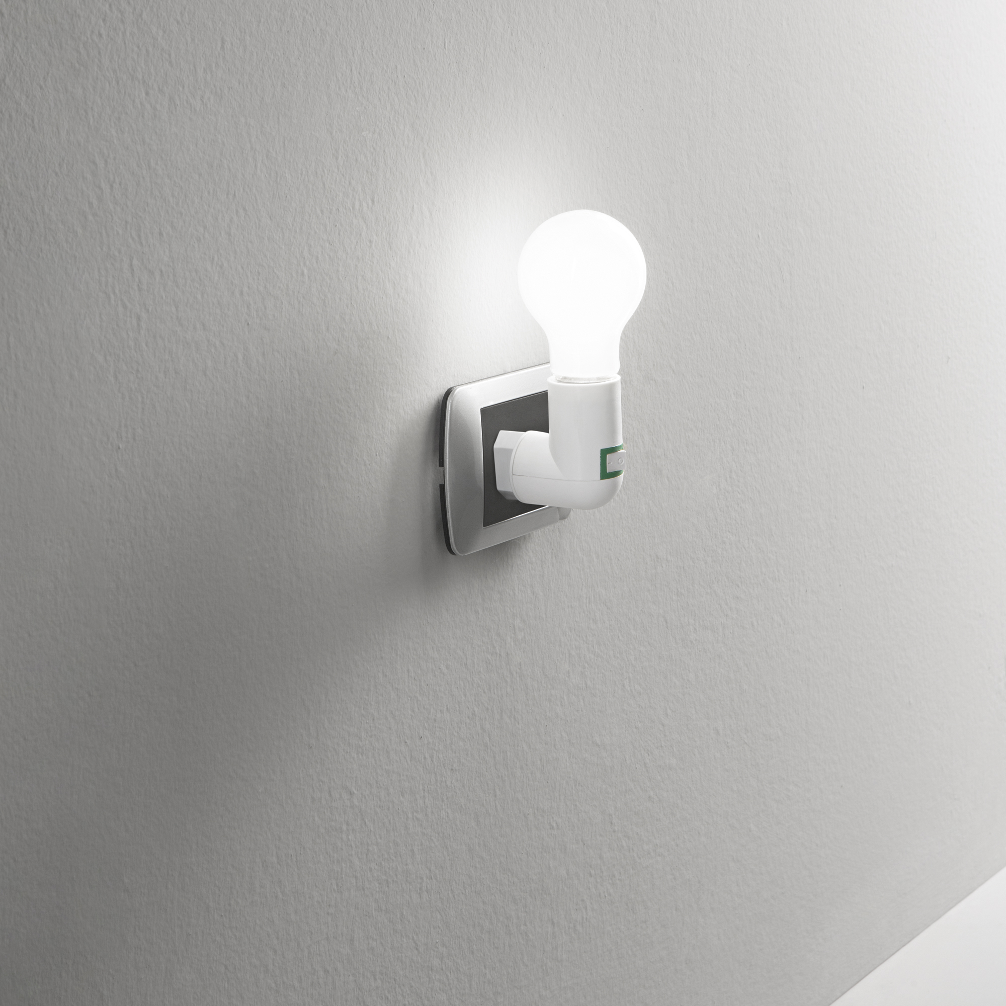 ADATTATOREEU2E27_A_S