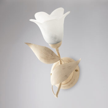 Applique in ferro laccato avorio con decorazione oro antico e diffusore in vetro diametro 14 alabastro bianco 1 luce