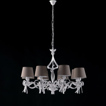 Lampadario in ferro laccato bianco con decorazione effetto shabby chic e paralumi diametro 16 in pvc tortora 8 luci