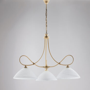 Lampadario in ferro laccato avorio con decorazione effetto decapè e rifiniture in oro antico con diffusori in vetro diametro 13 alabastro bianchi 3 luci