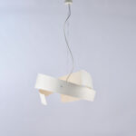 Sospensione in ferro taglio laser laccato bianco con cavo in acciaio regolabile 3 luci