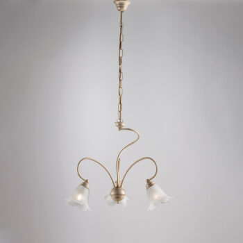 Lampadario in ferro laccato avorio con decorazione oro antico e diffusori in vetro diametro 14 alabastro bianchi 3 luci