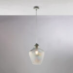 Sospensione in ferro laccato bianco con cavo elettrico regolabile e diffusore in vetro soffiato trasparente con decoro in rilievo 1 luce