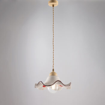 Sospensione in ferro laccato avorio e decorazione effetto decapè con diffusore in ceramica diametro 30 bianco e marrone con cavo elettrico ricoperto in tessuto intrecciato regolabile 1 luce