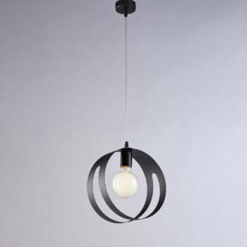 Sospensione in ferro laccato nero con fascia tagliata a laser e cavo regolabile 1 luce