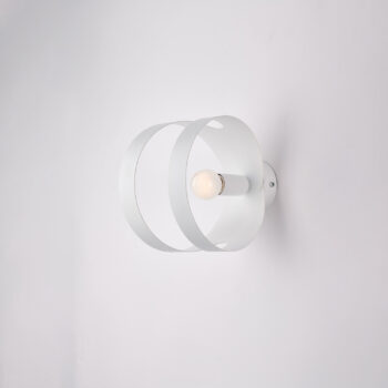Applique in ferro laccato bianco con fascia tagliata a laser 1 luce