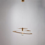 Sospensione con diffusore taglio laser in ferro laccato bianco opaco e decorazione oro antico con cavo elettrico regolabile 1 luce