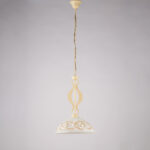 Lampadario in ferro laccato avorio con decorazione effetto decapè e diffusore in vetro diametro 30 bianco e ambra 1 luce