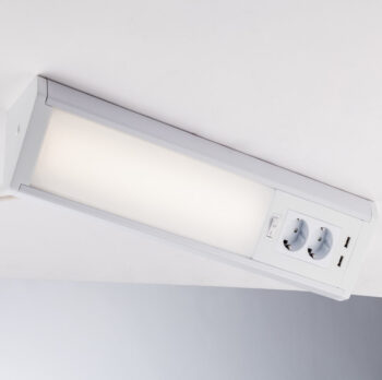 BARRA LED HABILIS BIANCO 15W 1750LM 4000K 1XSCHUKO 2XUSB 78,5X7,9x12,2CM