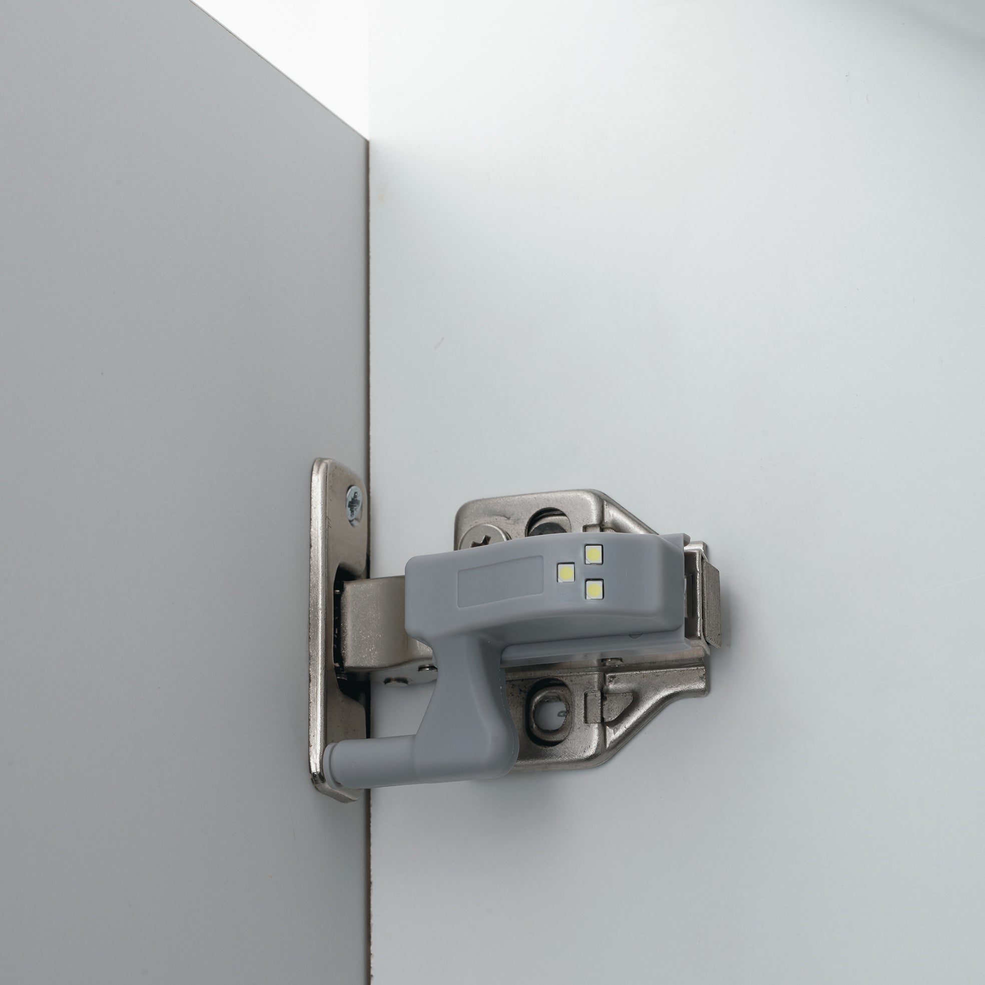 COPRICERNIERA TRIGGER GRIGIO LED 0,2W DC12V 4000K 2X1,54X4,9CM