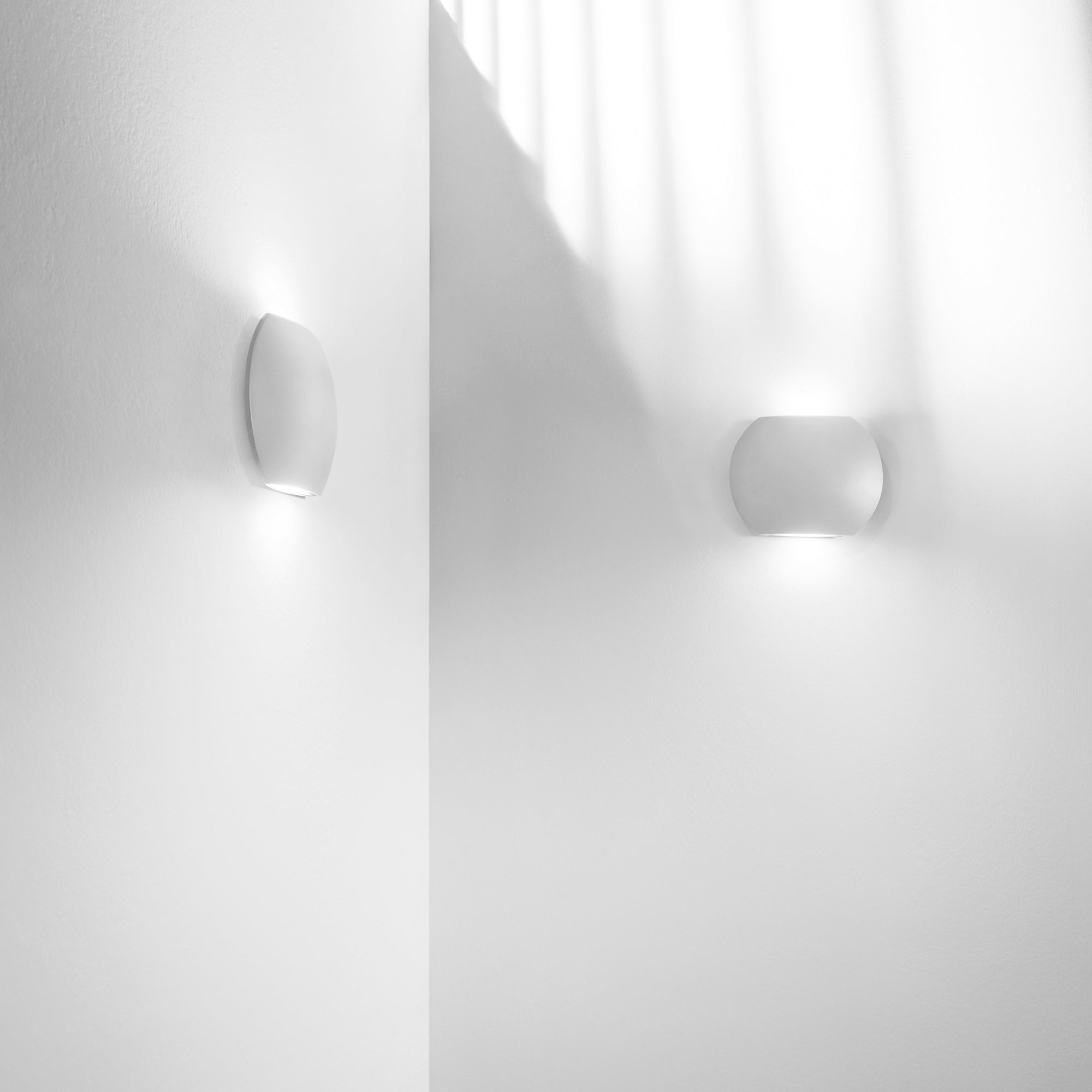 APPLIQUE BIEMISSIONE LED MIURA BIANCA 2X3W 520LM CCT IP54 16X3,5X12,8CM