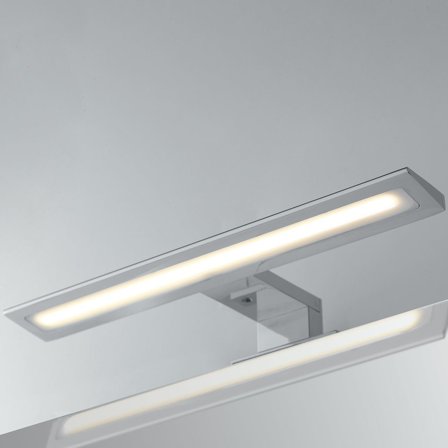 APPLIQUE LED WALLY CROMO FISSAGGIO PARETE/SPECCHIO 8W 910LM 4000K IP44 30X11,5X4,2CM